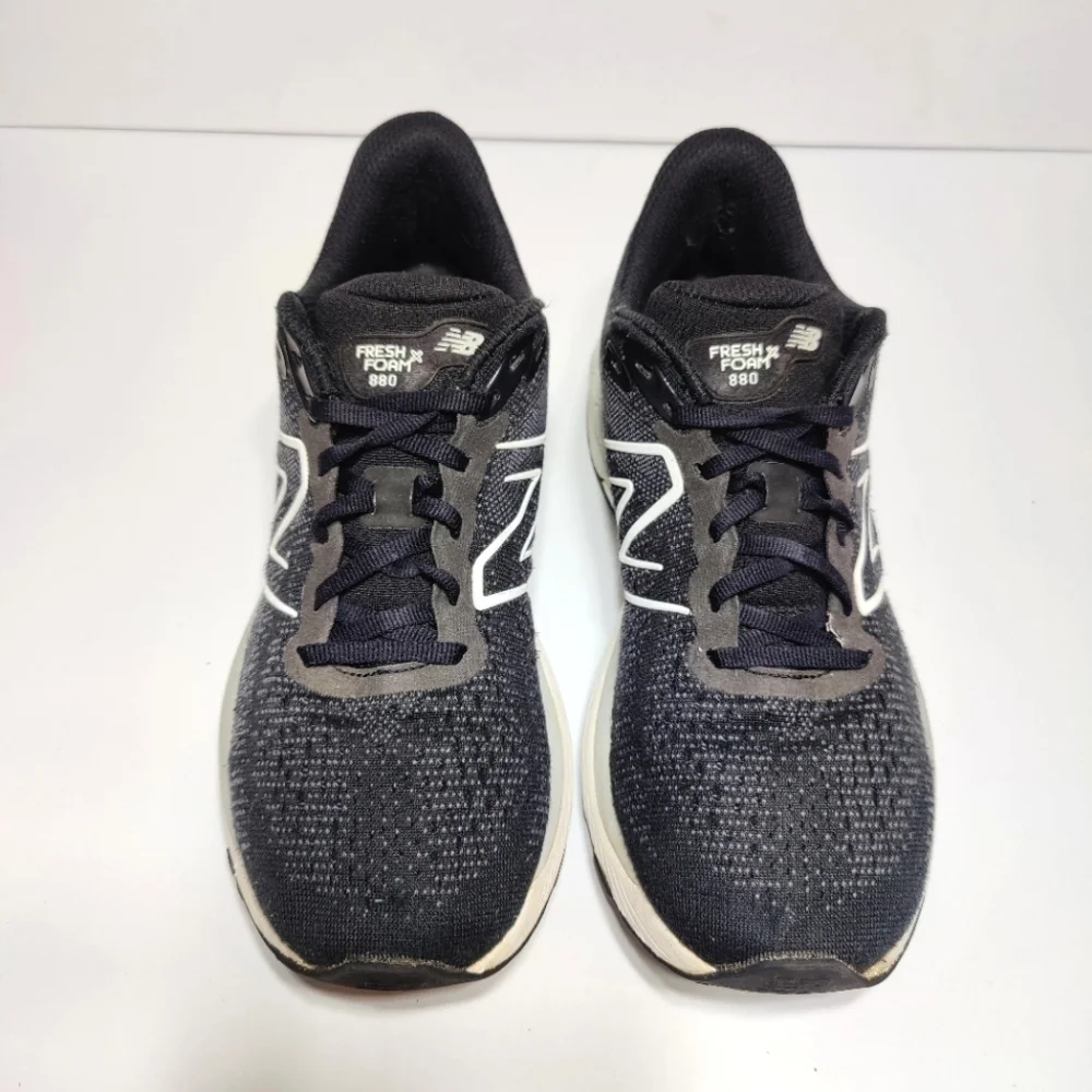 New Balance fresh foam 880 Women's Sneakers Black White Shoes Size 10
